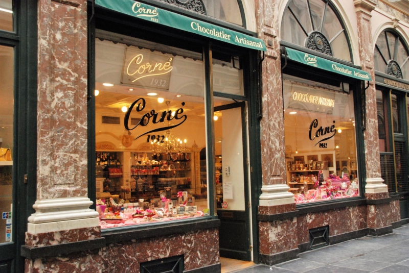 chocolaterie-GUILLAUMES-min_chocolate_chocolaterie_shop_luxury_chic_gallery_brussels_belgium-558146